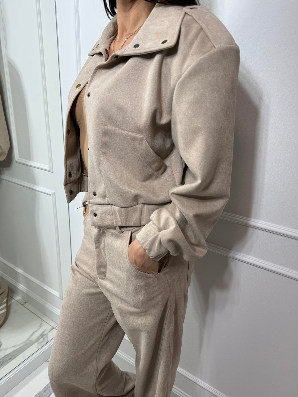 Zamszowy set od producenta Le Pari