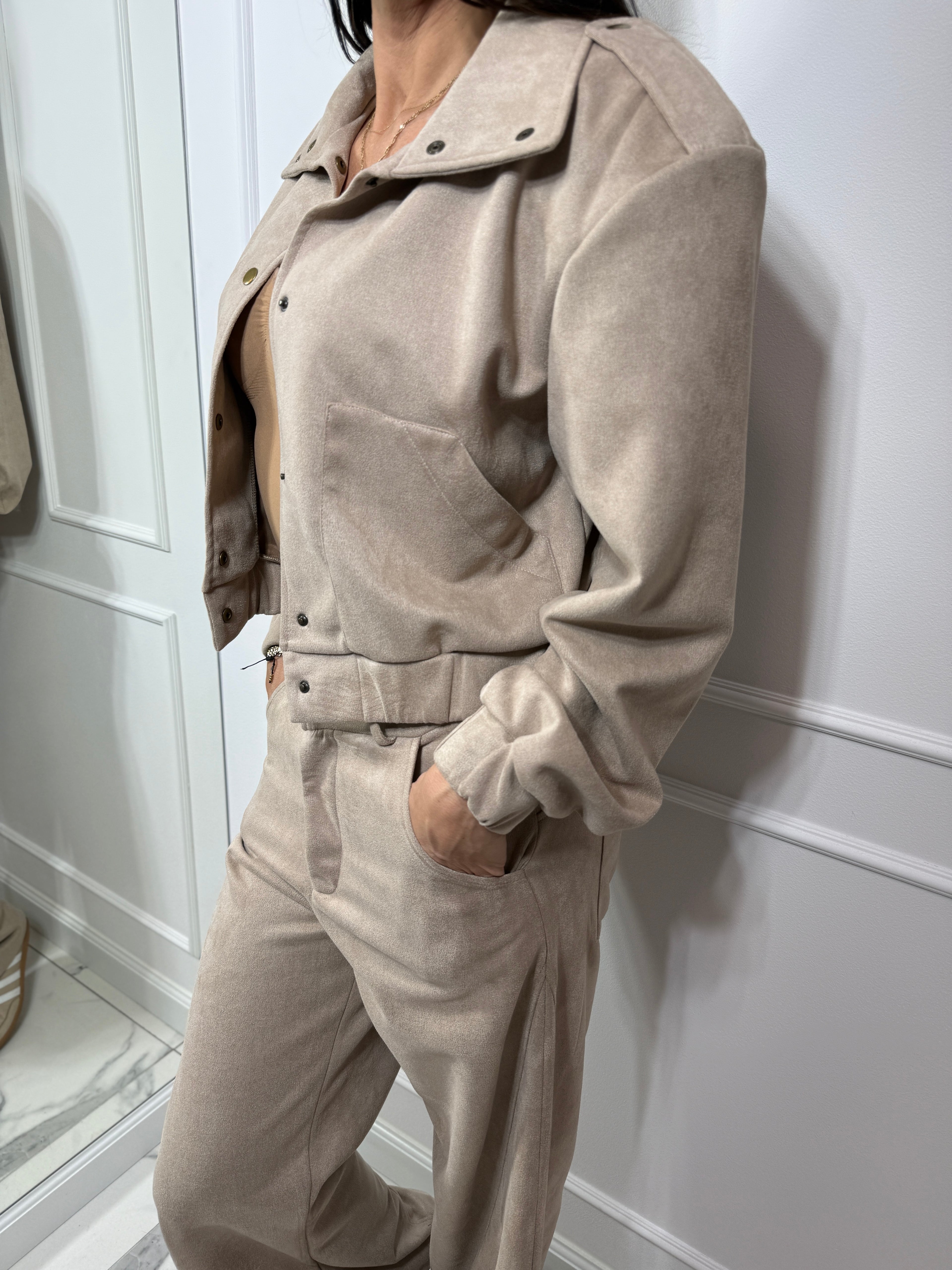 Zamszowy set od producenta Le Pari