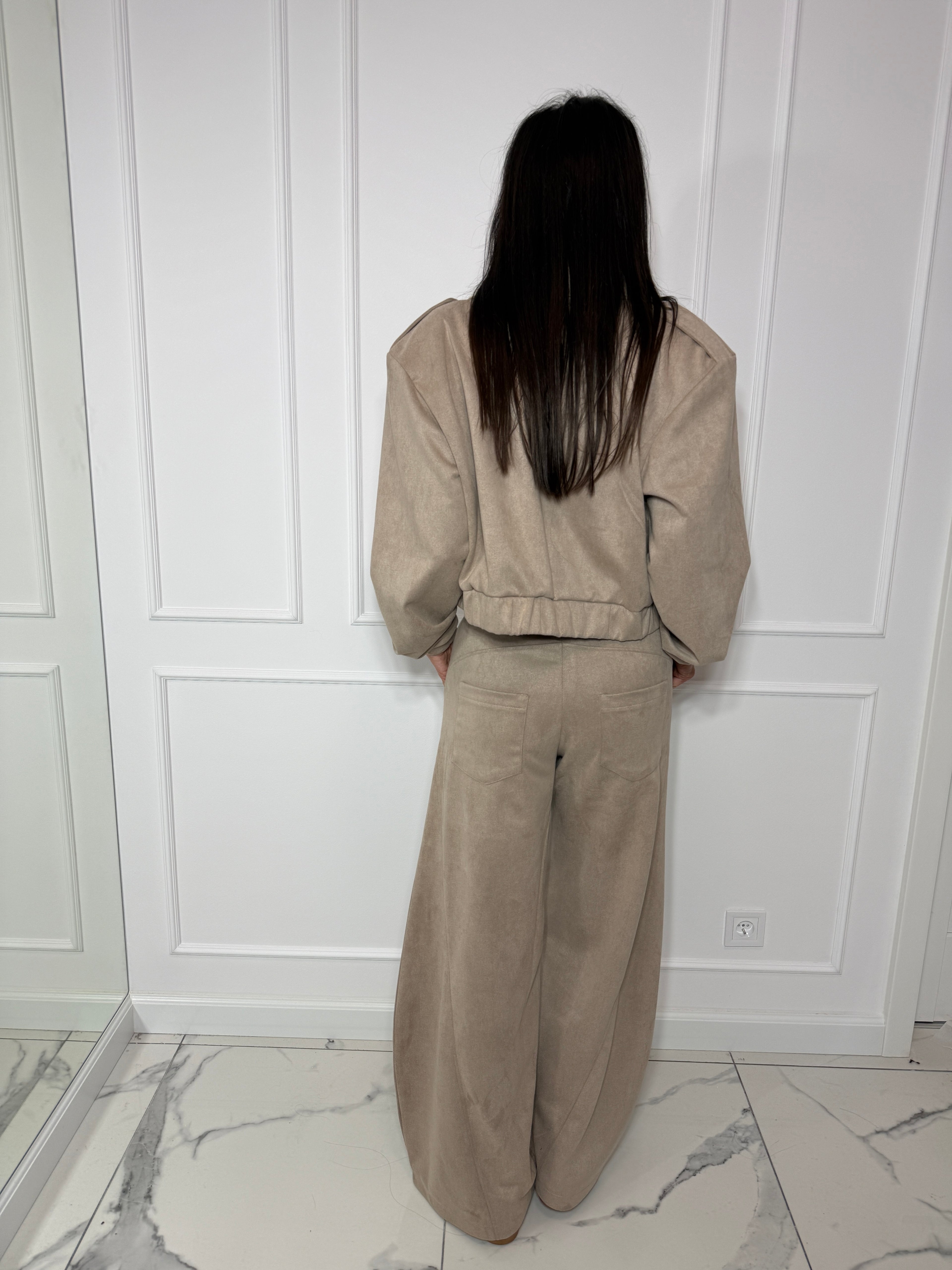 Zamszowy set od producenta Le Pari